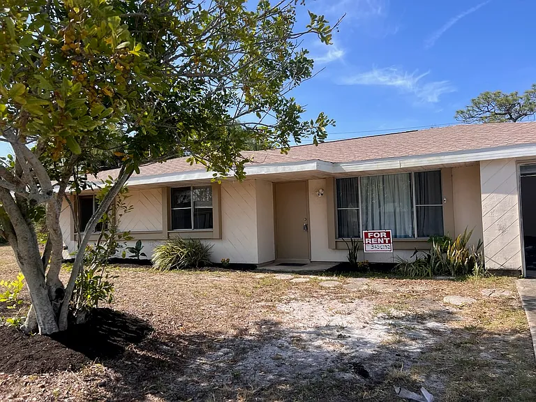 1165 Minnet Ct NE — Photo 1