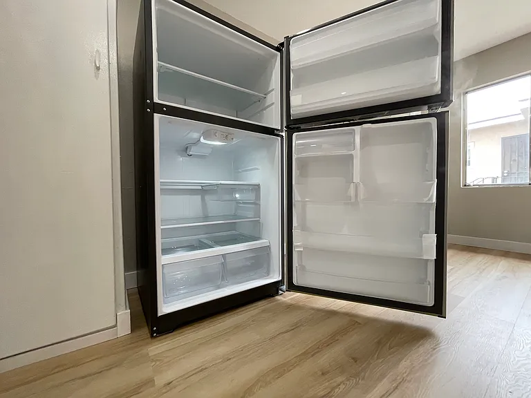 10231 Woodworth Ave #6 — Photo 11