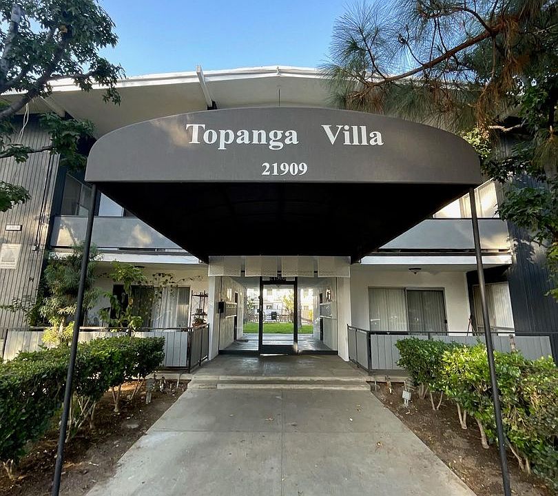 SA3 - Topanga Villa Apartment Rentals - Canoga Park, CA