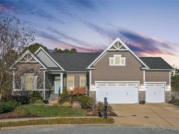26 Pickins Dr, Poquoson, VA 23662