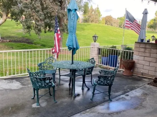 861 Saint Andrews Dr, Upland, CA 91784