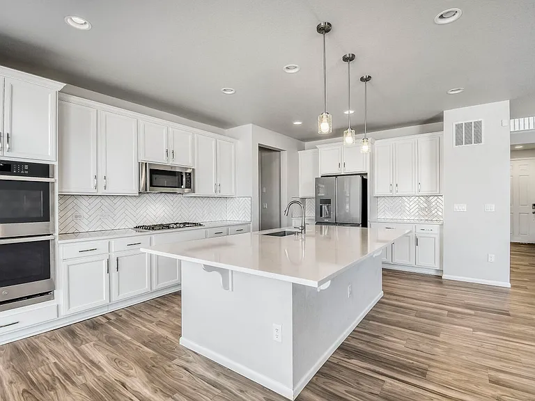 5724 S Fultondale Ct — Photo 6