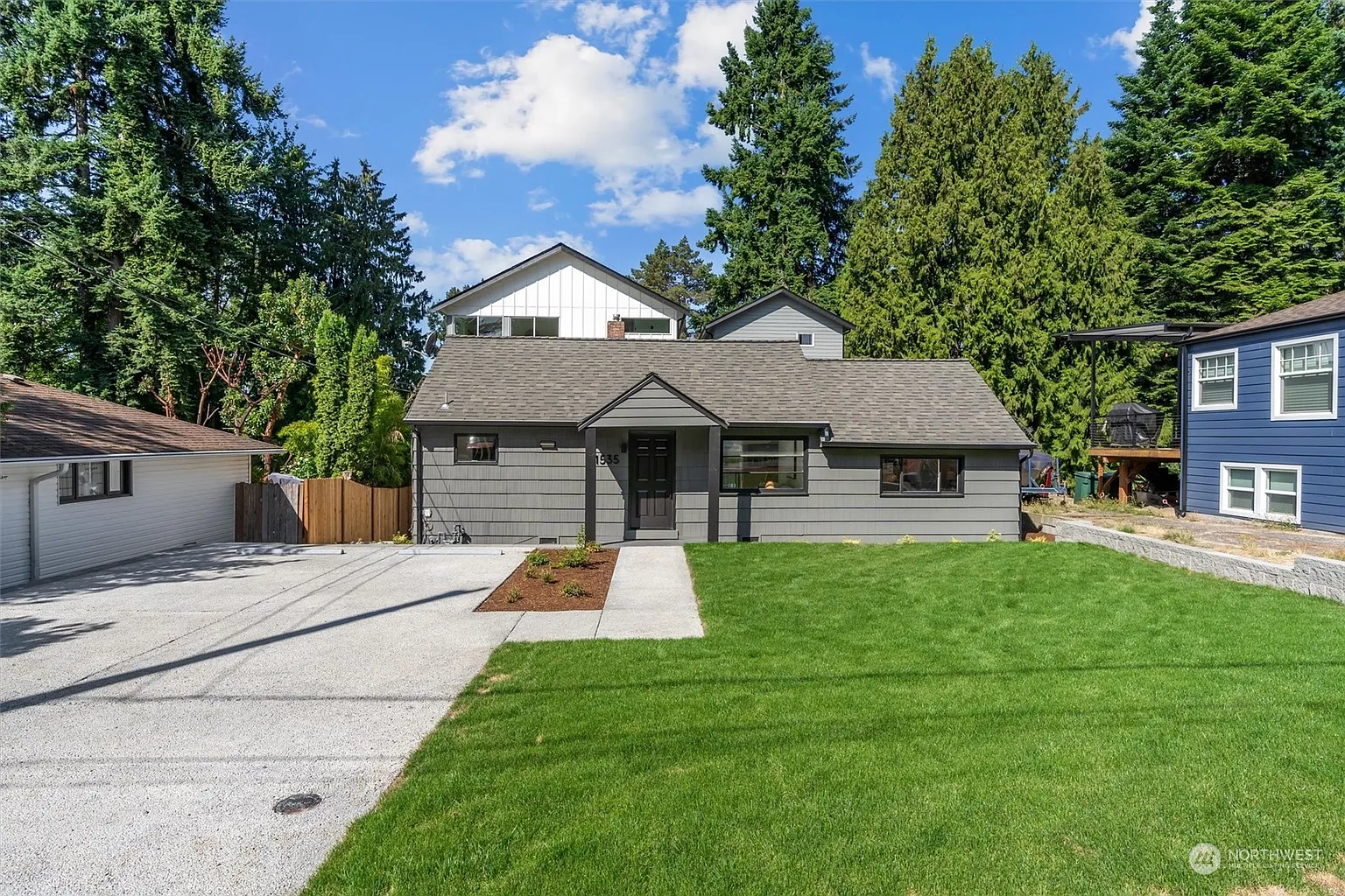 11535 38th Avenue NE photo 1