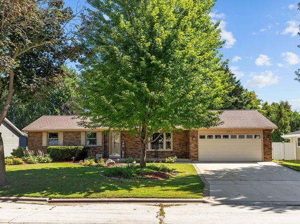 431 Robert Ln, Green Bay, WI 54311