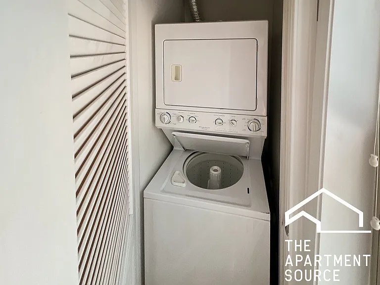 1210 W Waveland Ave #2 — Photo 8