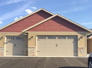 W7351 White Oak Run, Pardeeville, WI 53954