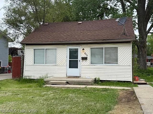 2 bed, 1.0 bath, 650 sqft, $1,000 — Photo 1
