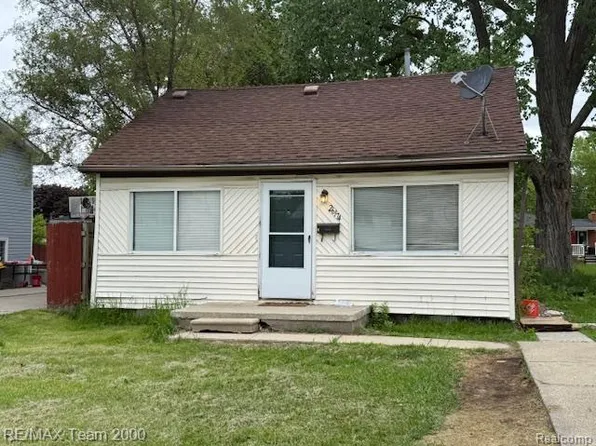 26174 Kitch St, Inkster, MI 48141