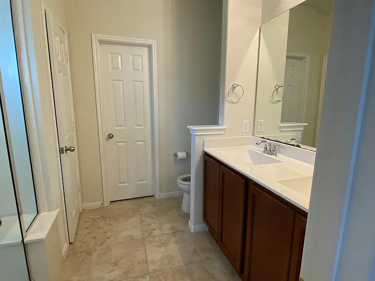 18517 Bandelier Dr — Photo 17