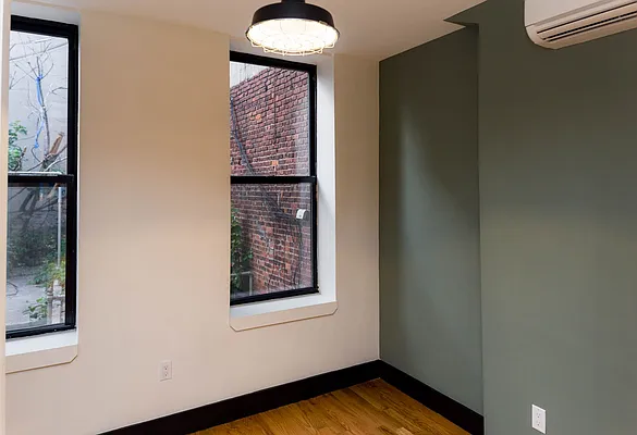 Rented by Nooklyn NYC LLC | media 47