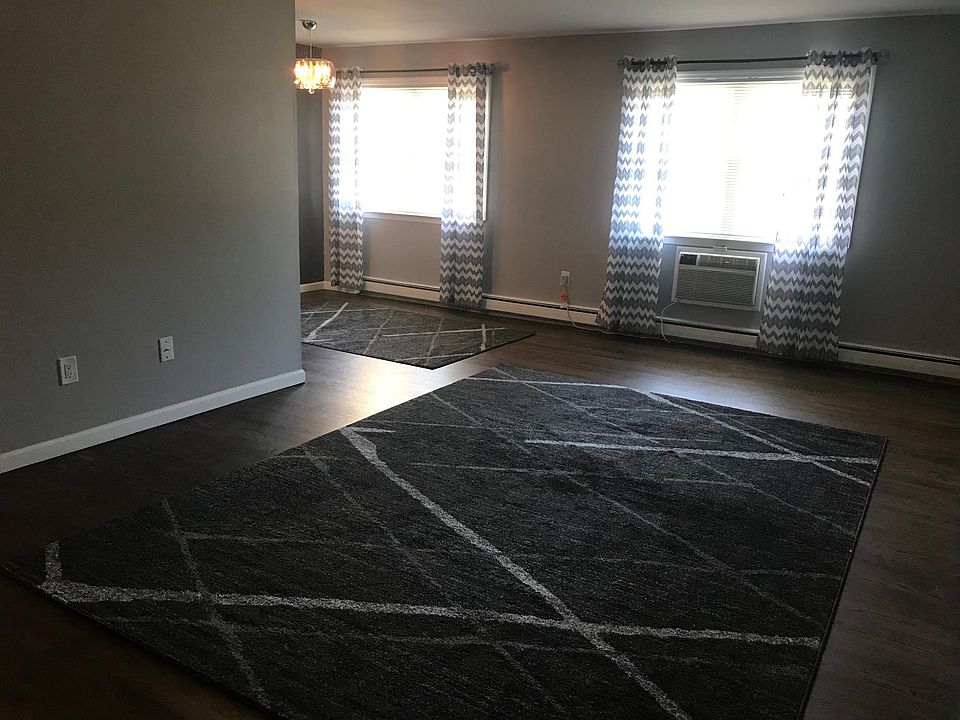 Large Bright Living Room