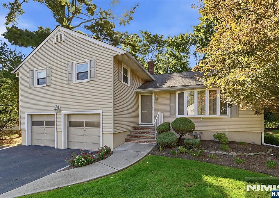 1st image of 298 Webster Drive