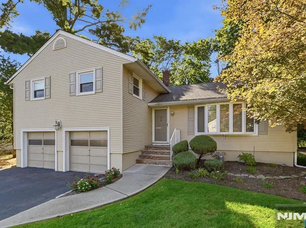 298 Webster Drive, New Milford, NJ 07646