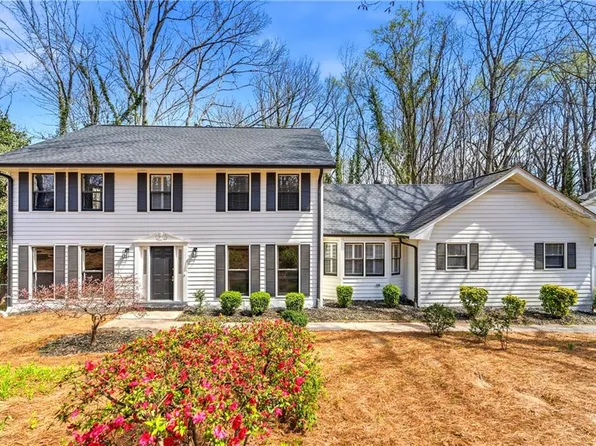 247 Millbrook Farm Rd, Marietta, GA 30068