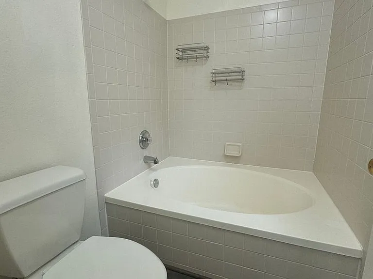 6955 Bonnie Brae Ln — Photo 16