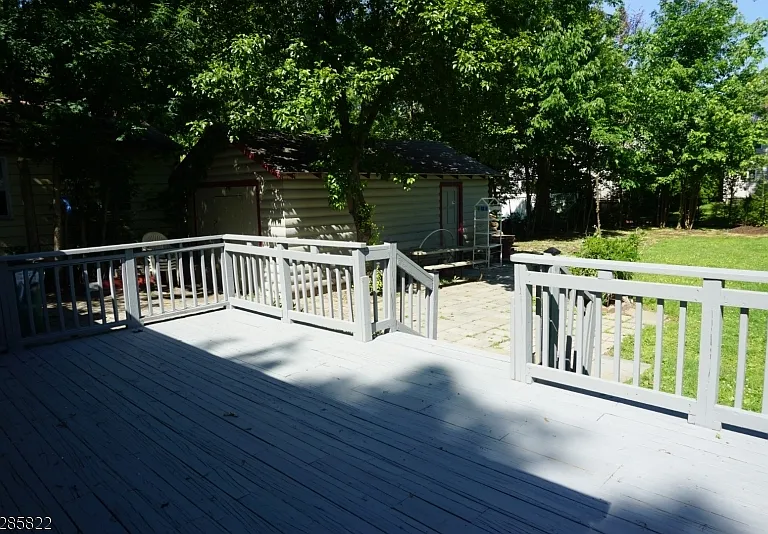 46 Roosevelt Ave — Photo 20