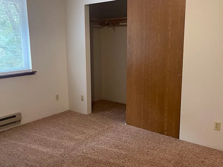 1724 NE Winters Rd — Photo 12