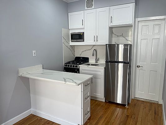 4th image of 248 W 20th St APT 1F