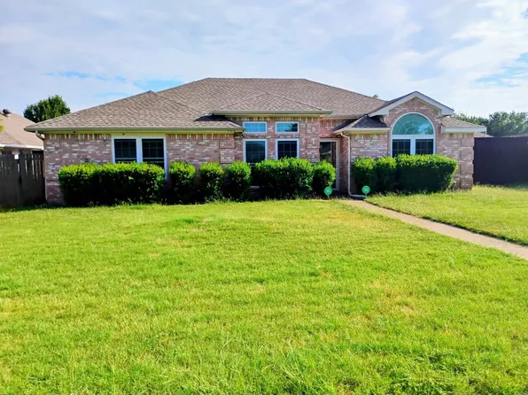 914 Moore St, Cedar Hill, TX 75104