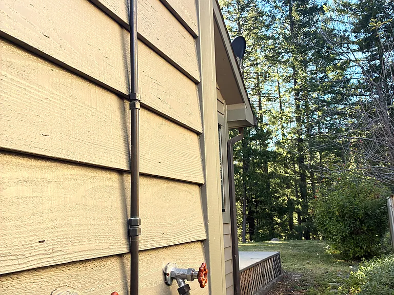 1739 Holiday Ln — Photo 40