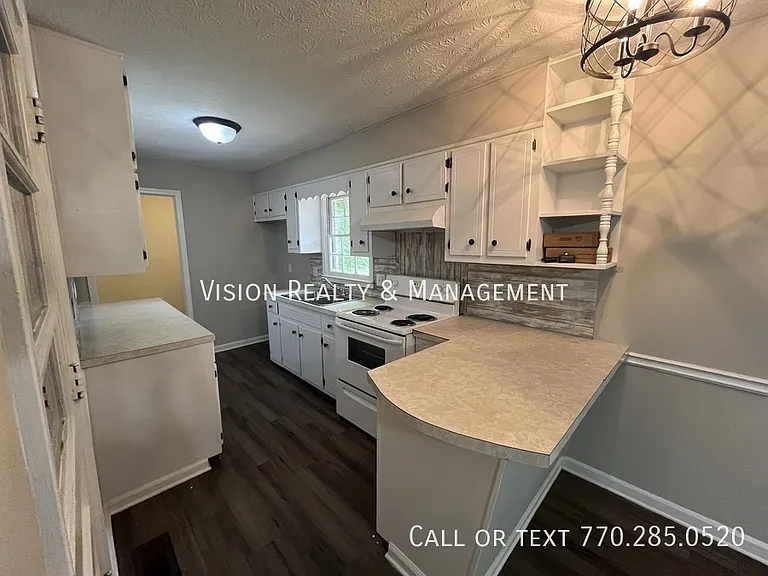 153 Carroll Cir — Photo 6