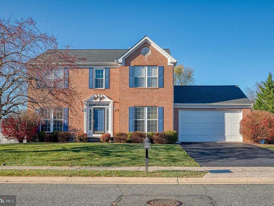 1st image of 1105 Thebes Dr