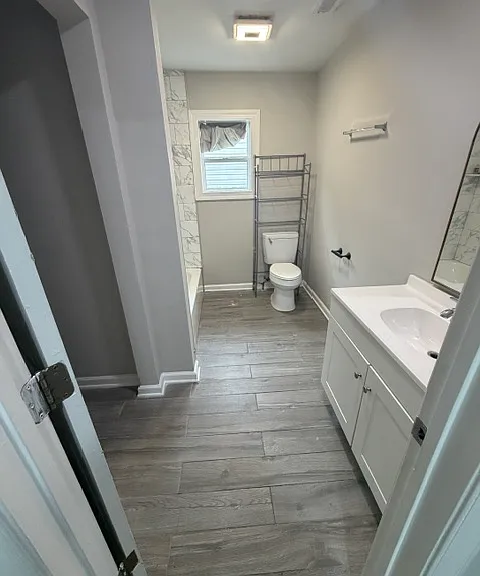 1061 Amelia St — Photo 2