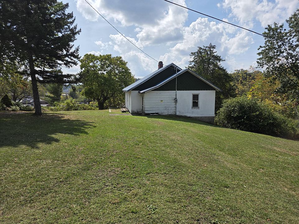 1st image of 115 Chloe St