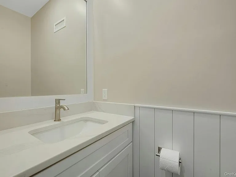 44 Rogers St #A — Photo 11