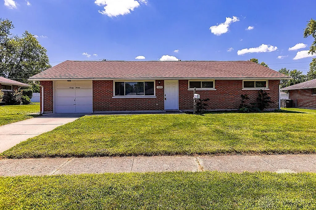4 bed, 1430 sqft, $1,800 — Photo 1