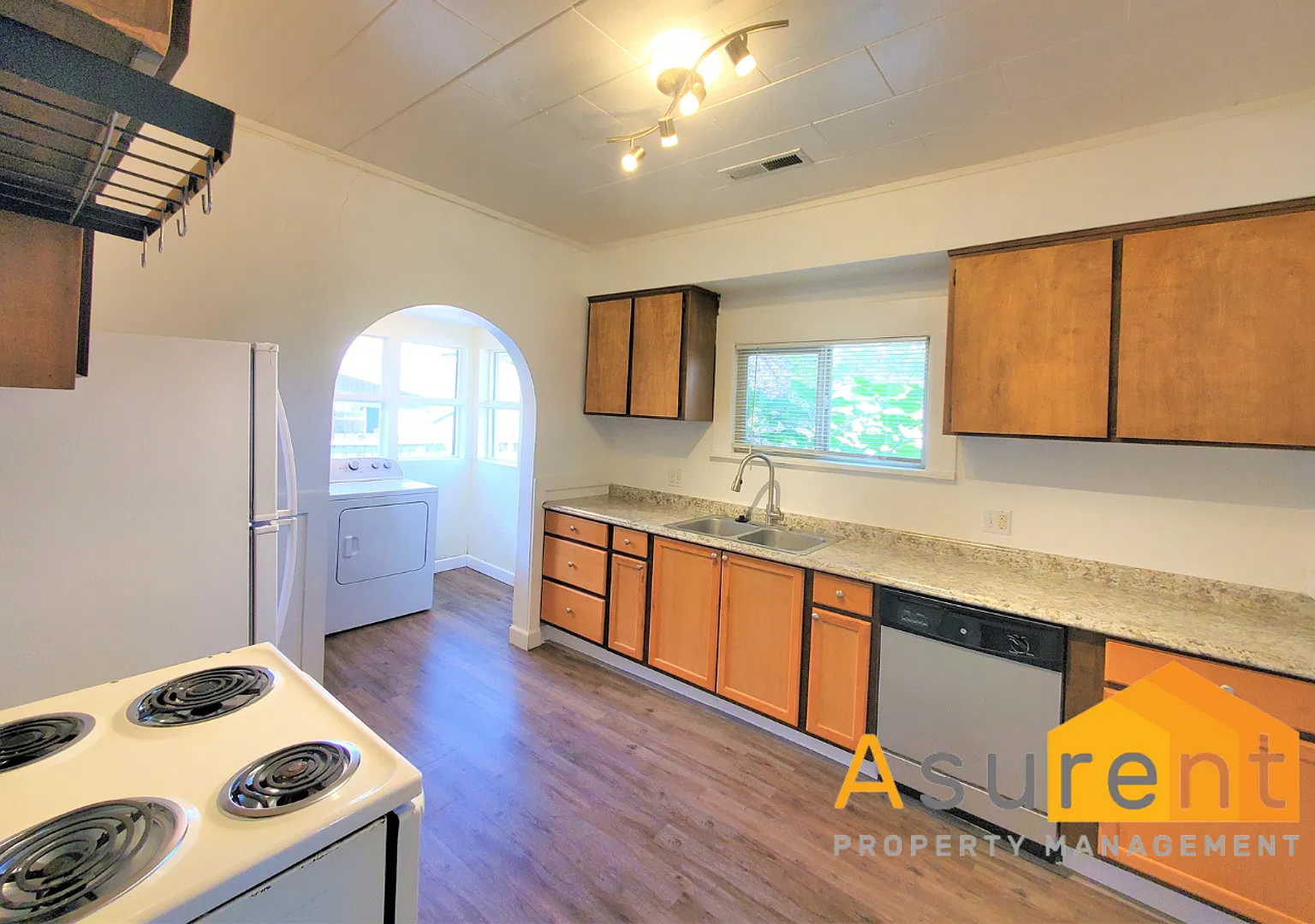 Nice 2 Bed 1 Bath Home — Photo 4