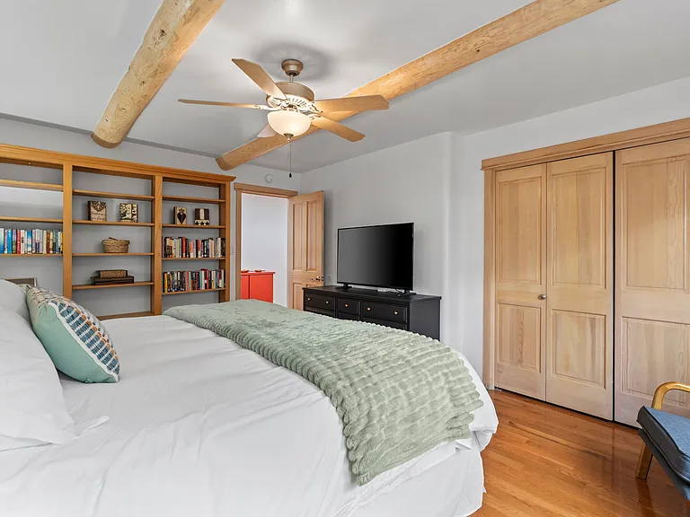 970 Thunderbird Ct — Photo 30