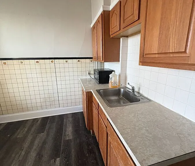23 Cedar St — Photo 2
