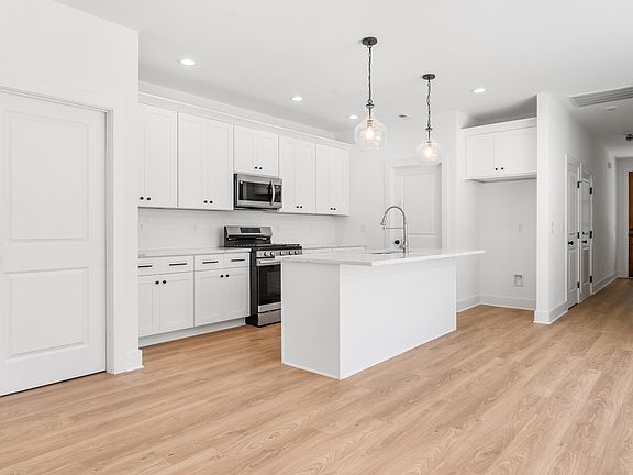 5th image of 3565 Knollwood Hl Lot 3