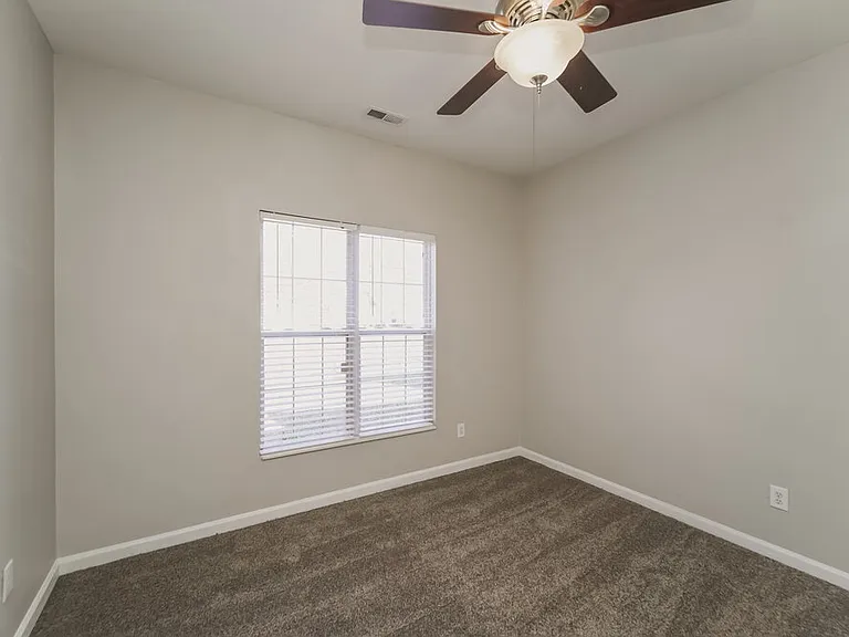 4031 Huntmeadow Dr — Photo 13