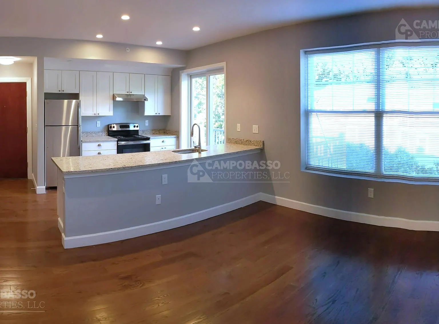 2 bed, 885 sqft, $3,100 — Photo 4