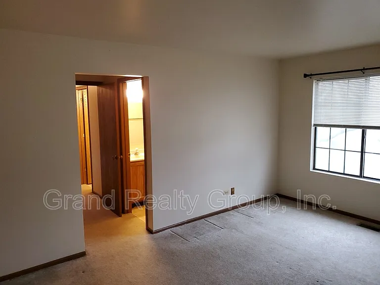 573 Anita Ave #2N — Photo 6