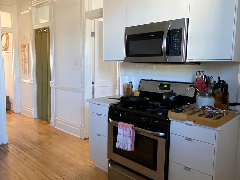 2132 W 21st St #3F — Photo 4