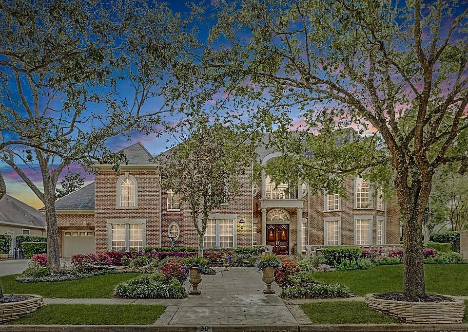 1st image of 30 Cheshire Bend Dr