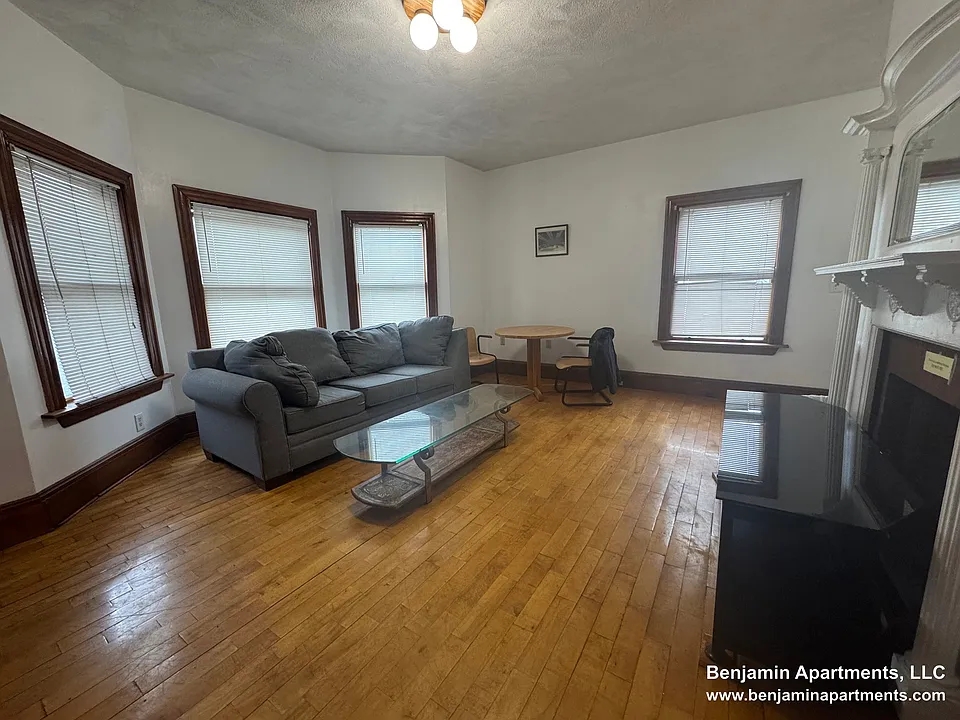 36 Linden St #16