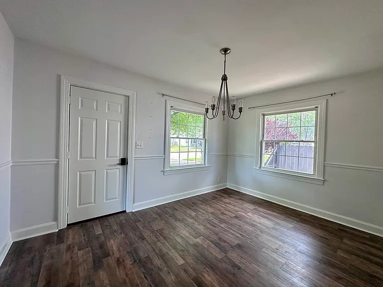 1425 Ford Ave — Photo 6