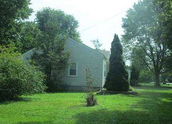 3rd image of 5549 Bruce Ave
