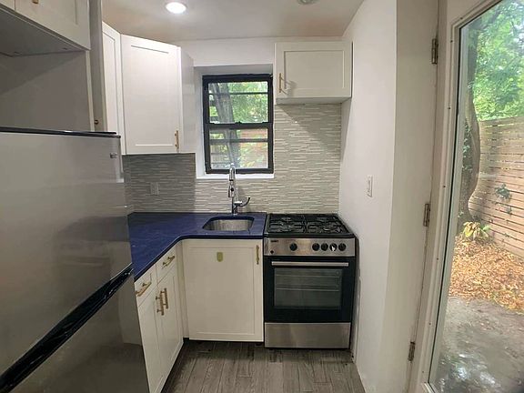 3rd image of 903 Sterling Pl #A3