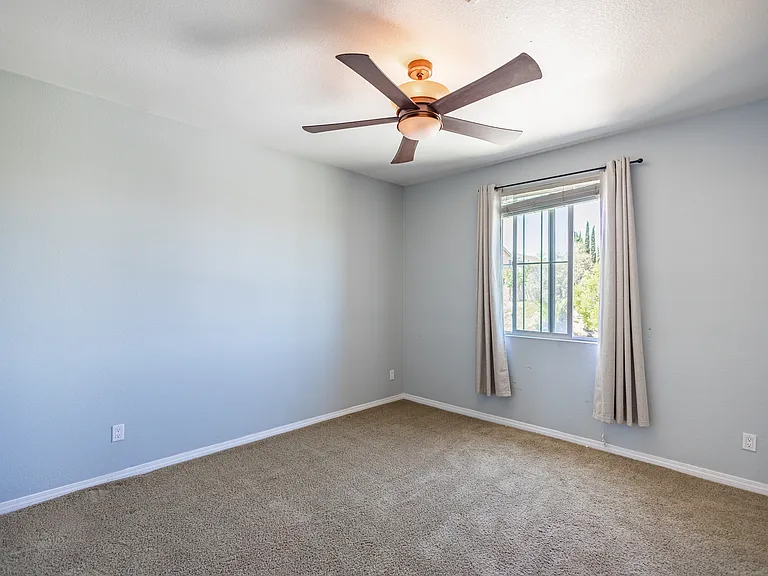 9380 Dauchy Ave — Photo 28