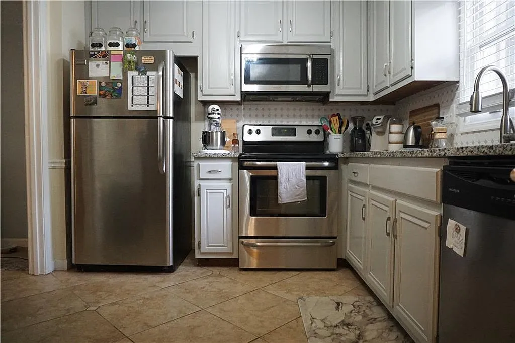 2 bed, 1280 sqft, $1,770 — Photo 3