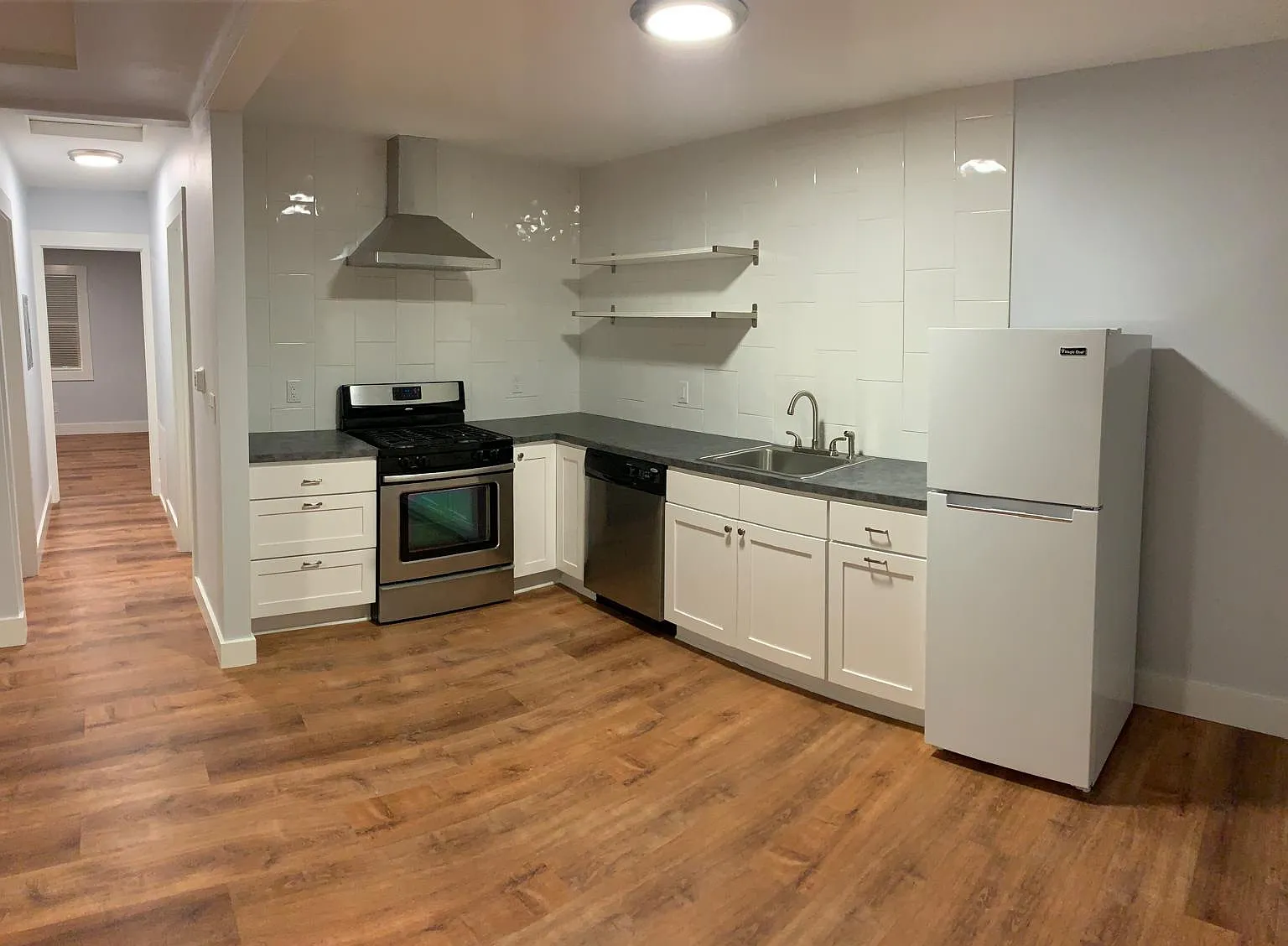 2 bed, 750 sqft, $1,500 — Photo 2