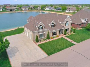 308 Ponderosa Dr, Grand Island, NE 68803