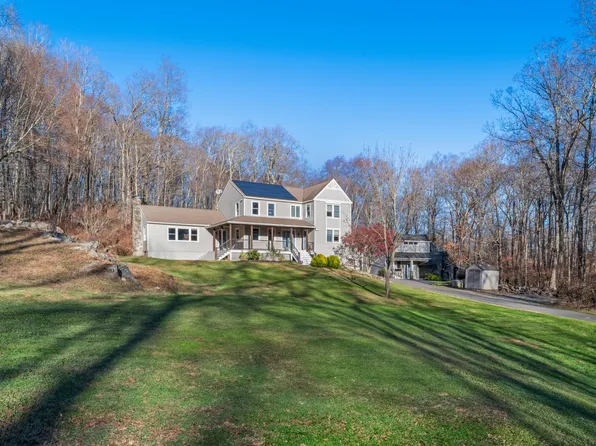 62 Robin Hill Road, Newtown, CT 06470