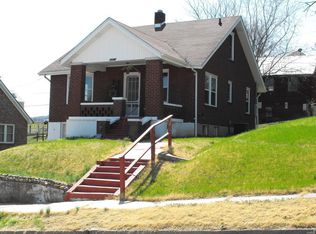 226 W 3rd St, Hermann, MO 65041