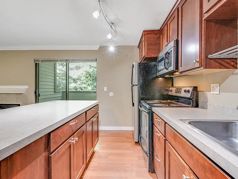 Whispering Brook Apartments — Photo 4